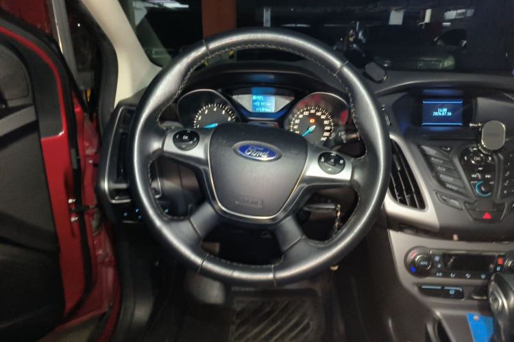 Used Ford Focus 2012 Sedan 1.6L Automatic Fashion Edition Steering Wheel