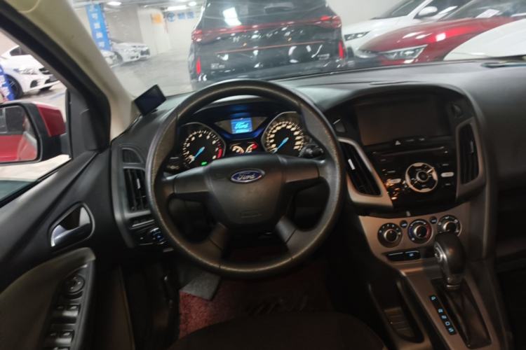 Used Ford Focus 2012 Hatchback 1.6L Automatic Comfort Model Steering Wheel