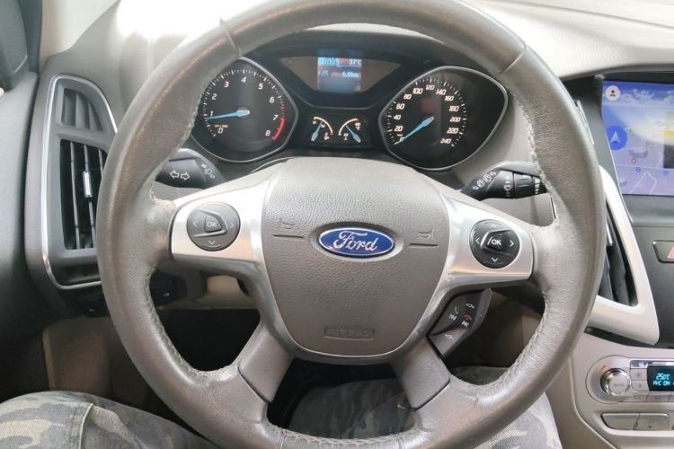 Used Ford Focus 2012 Hatchback 1.6L Automatic Fashion Edition Steering Wheel