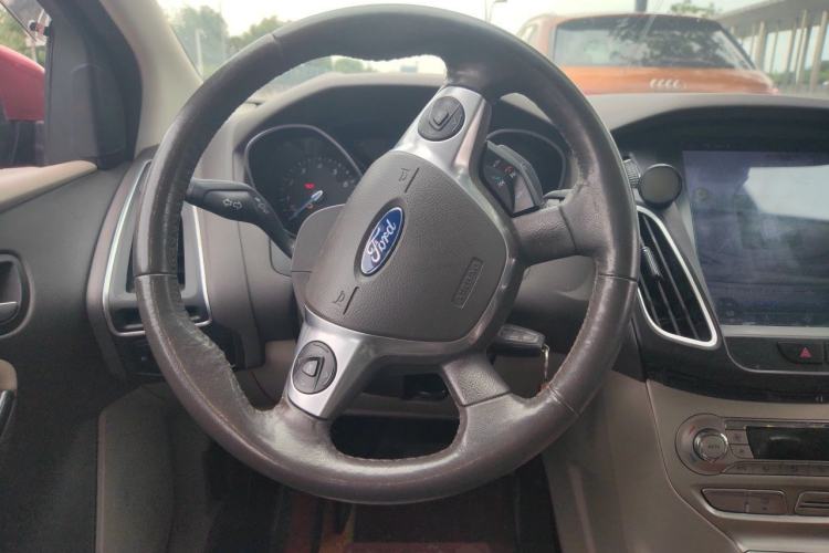 Used Ford Focus 2012 Hatchback 1.6L Automatic Fashion Edition Steering Wheel