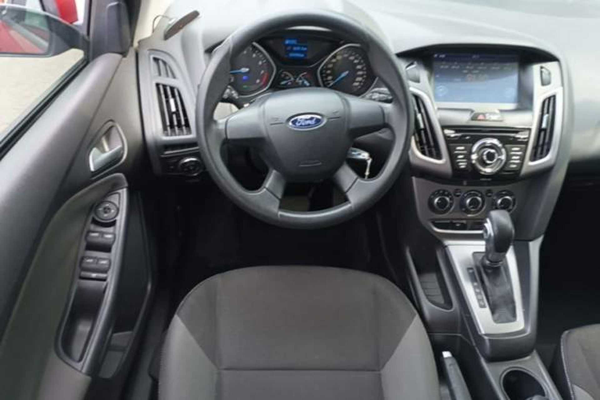 Used Ford Focus 2012 Hatchback 1.6L Automatic Comfort Model Steering Wheel