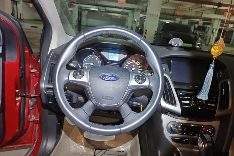 Used Ford Focus 2012 Hatchback 1.6L Automatic Fashion Edition Steering Wheel