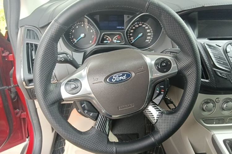 Used Ford Focus 2012 Sedan 1.6L Manual Comfort Model Steering Wheel
