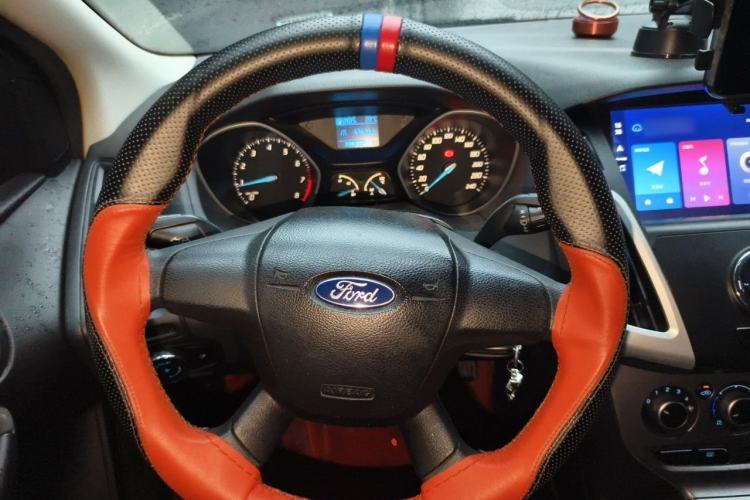 Used Ford Focus 2012 Hatchback 1.6L Automatic Comfort Model Steering Wheel