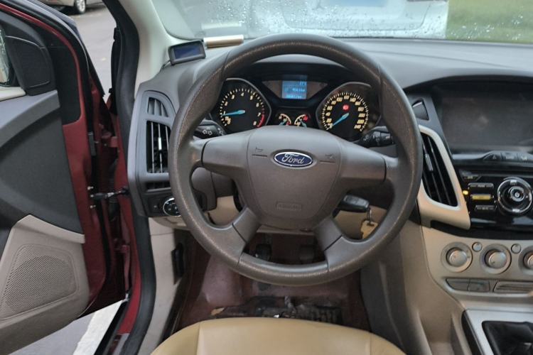 Used Ford Focus 2012 Sedan 1.6L Manual Comfort Model Steering Wheel