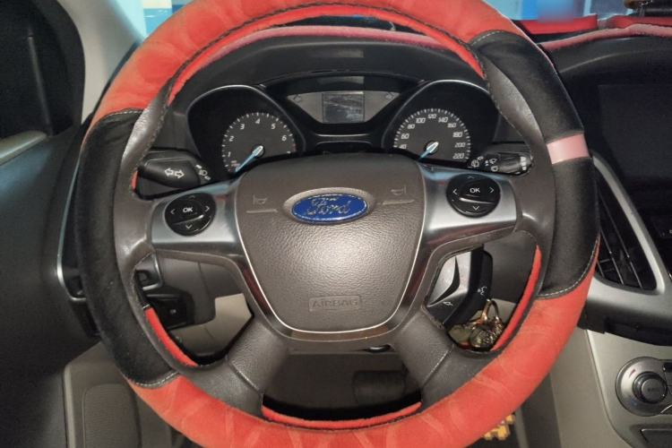 Used Ford Focus 2012 Hatchback 1.6L Automatic Fashion Edition Steering Wheel