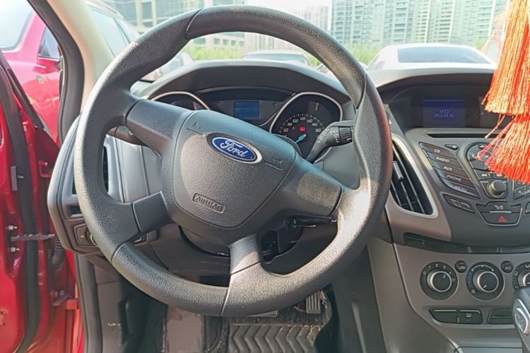 Used Ford Focus 2012 Hatchback 1.6L Automatic Comfort Model Steering Wheel