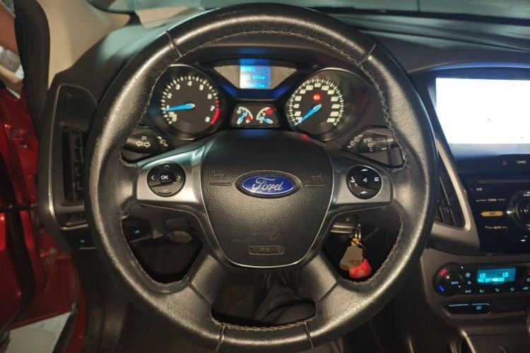 Used Ford Focus 2012 Hatchback 1.6L Automatic Fashion Edition Steering Wheel