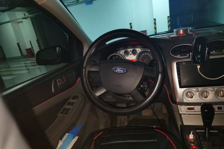 Used Ford Focus 2012 Hatchback Classic 1.8L Automatic Base Model Steering Wheel