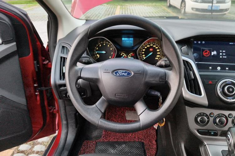 Used Ford Focus 2012 Hatchback 1.6L Automatic Comfort Model Steering Wheel