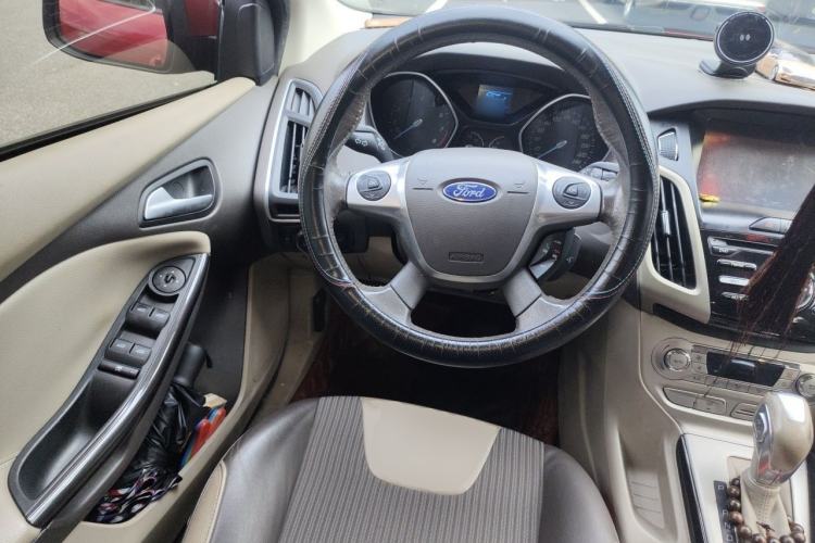 Used Ford Focus 2012 Hatchback 1.6L Automatic Fashion Edition Steering Wheel
