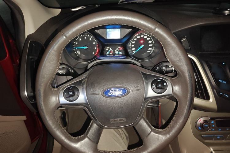 Used Ford Focus 2012 Sedan 1.6L Automatic Fashion Edition Steering Wheel