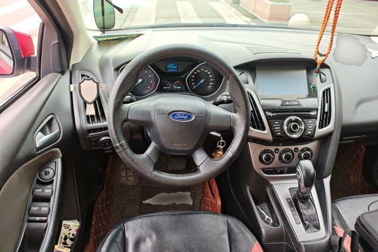 Used Ford Focus 2012 Hatchback 1.6L Automatic Comfort Model Steering Wheel