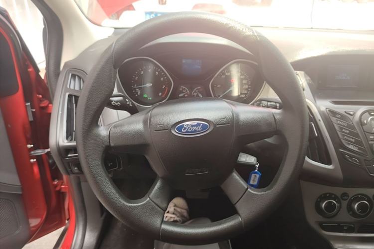 Used Ford Focus 2012 Hatchback 1.6L Automatic Comfort Model Steering Wheel