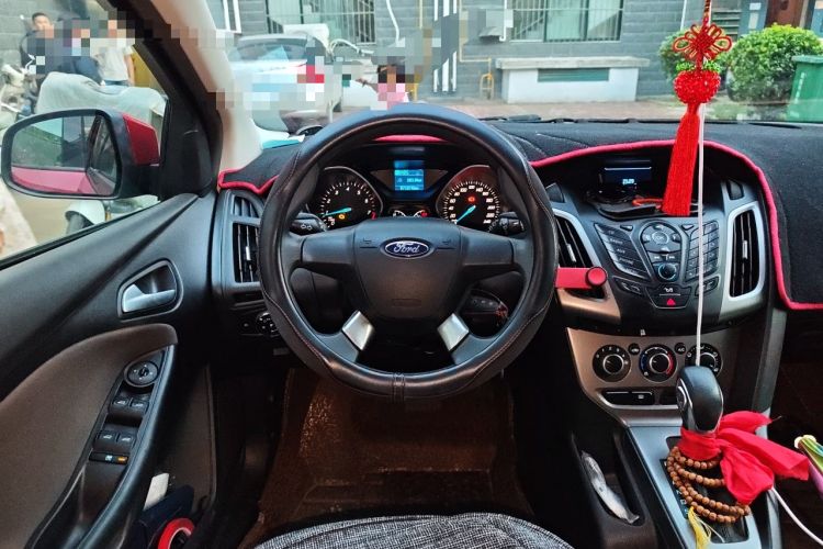 Used Ford Focus 2012 Hatchback 1.6L Automatic Comfort Model Steering Wheel