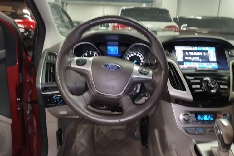 Used Ford Focus 2012 Hatchback 1.6L Automatic Fashion Edition Steering Wheel