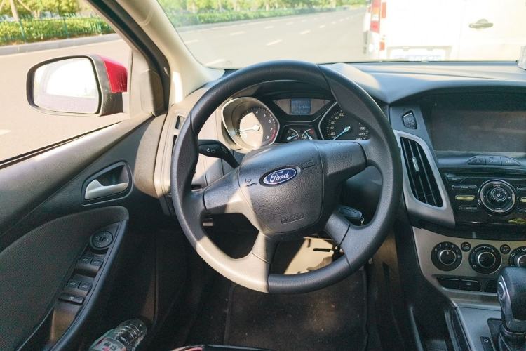Used Ford Focus 2012 Hatchback 1.6L Automatic Comfort Model Steering Wheel