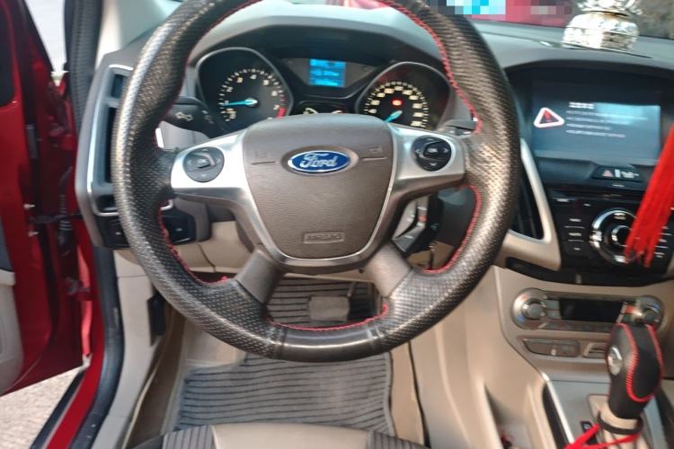 Used Ford Focus 2012 Hatchback 1.6L Automatic Fashion Edition Steering Wheel