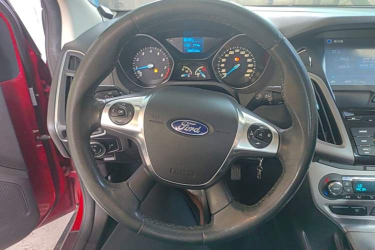 Used Ford Focus 2012 Sedan 1.6L Automatic Fashion Edition Steering Wheel
