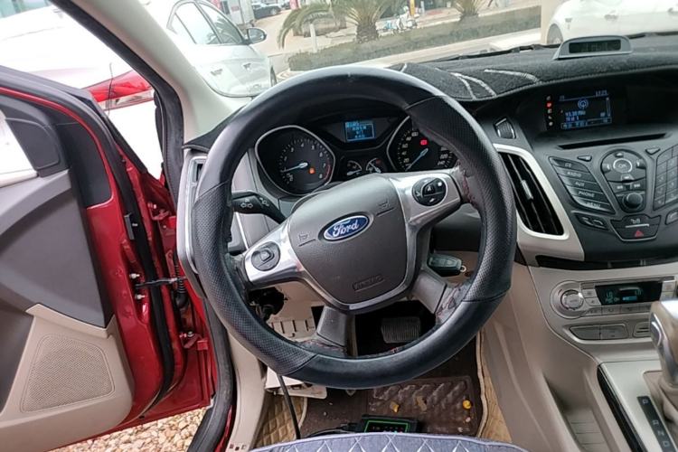 Used Ford Focus 2012 Hatchback 1.6L Automatic Fashion Edition Steering Wheel
