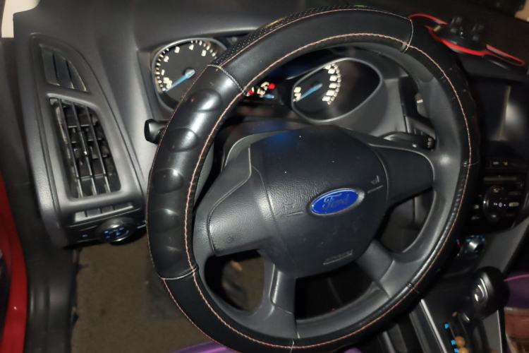 Used Ford Focus 2012 Hatchback 1.6L Automatic Comfort Model Steering Wheel
