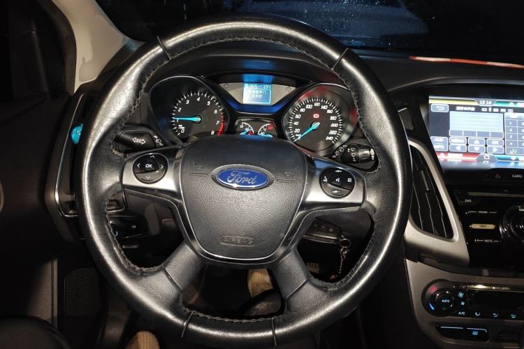 Used Ford Focus 2012 Hatchback 1.6L Automatic Fashion Edition Steering Wheel