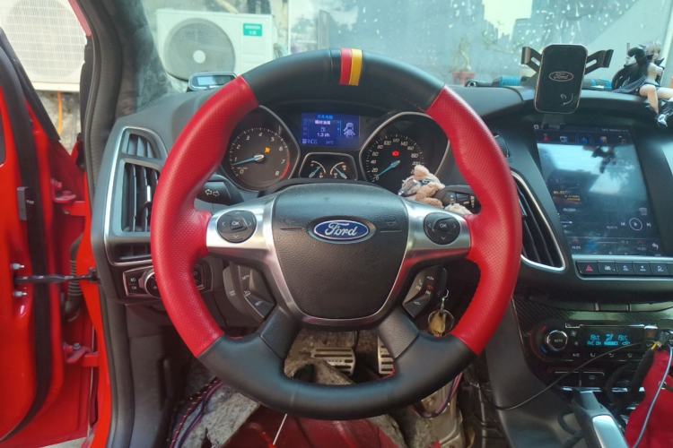 Used Ford Focus 2012 Hatchback 2.0L Automatic Luxury Sport Model Steering Wheel