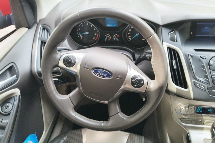 Used Ford Focus 2012 Hatchback 1.6L Automatic Fashion Edition Steering Wheel