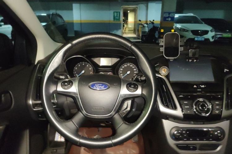 Used Ford Focus 2012 Hatchback 1.6L Manual Fashion Edition Steering Wheel