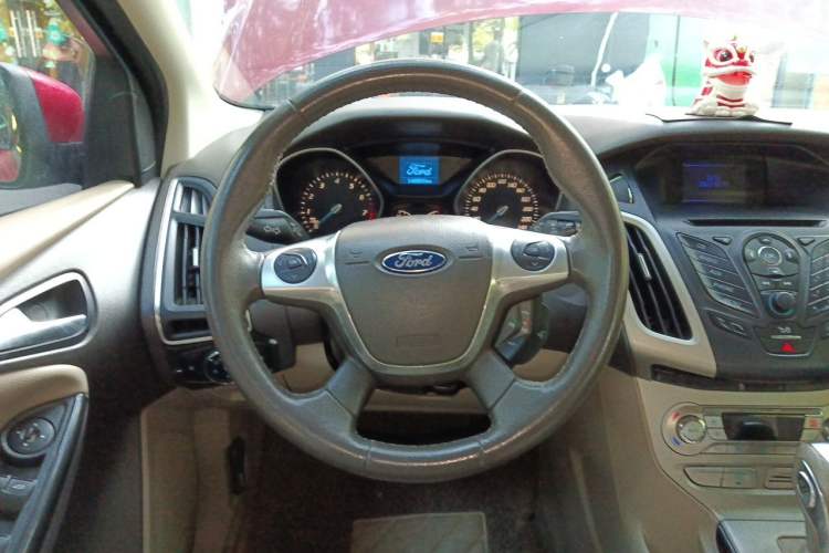 Used Ford Focus 2012 Hatchback 1.6L Automatic Fashion Edition Steering Wheel