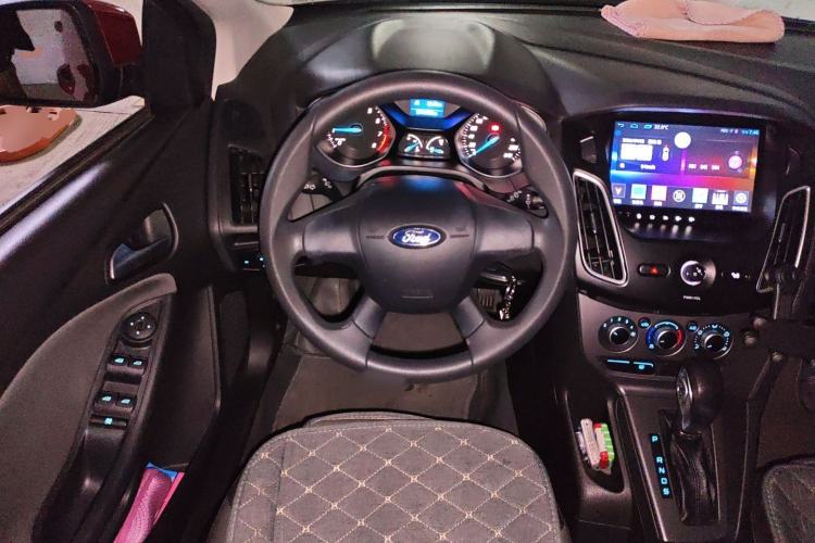 Used Ford Focus 2012 Hatchback 1.6L Automatic Comfort Model Steering Wheel