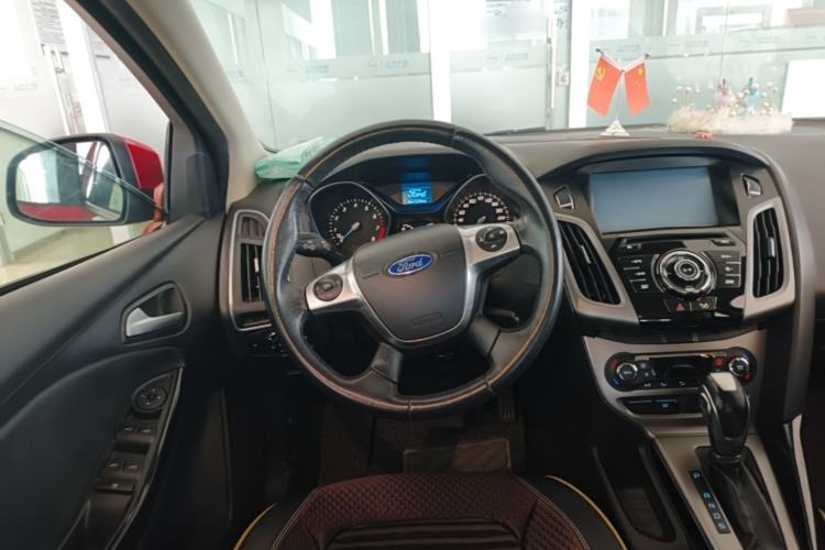 Used Ford Focus 2012 Hatchback 1.6L Automatic Fashion Edition Steering Wheel