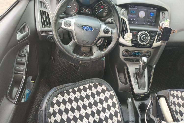 Used Ford Focus 2012 Hatchback 1.6L Automatic Fashion Edition Steering Wheel