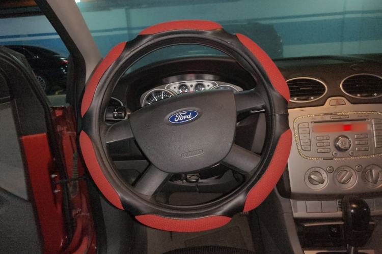 Used Ford Focus 2012 Hatchback Classic 1.8L Automatic Base Model Steering Wheel