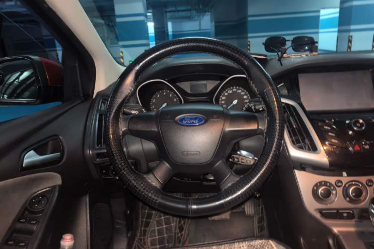 Used Ford Focus 2012 Hatchback 1.6L Automatic Comfort Model Steering Wheel
