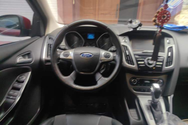 Used Ford Focus 2012 Hatchback 1.6L Automatic Fashion Edition Steering Wheel