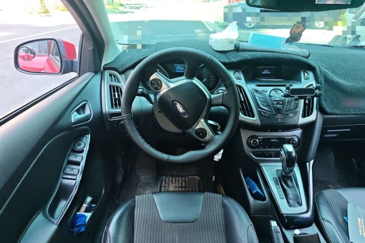 Used Ford Focus 2012 Sedan 1.6L Automatic Fashion Edition Steering Wheel