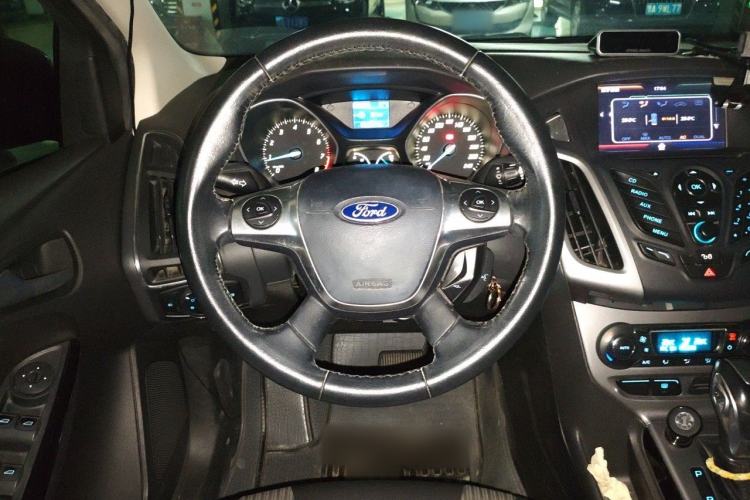 Used Ford Focus 2012 Hatchback 1.6L Automatic Fashion Edition Steering Wheel