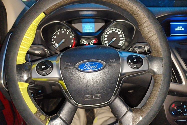Used Ford Focus 2012 Sedan 1.6L Manual Fashion Edition Steering Wheel