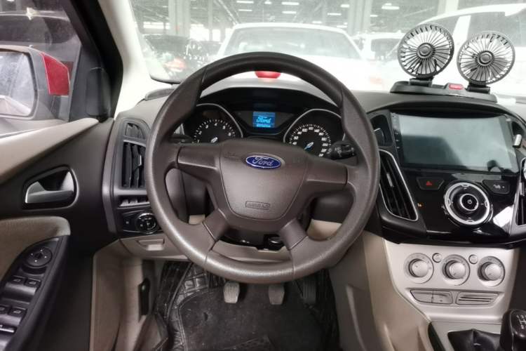 Used Ford Focus 2012 Sedan 1.6L Manual Comfort Model Steering Wheel
