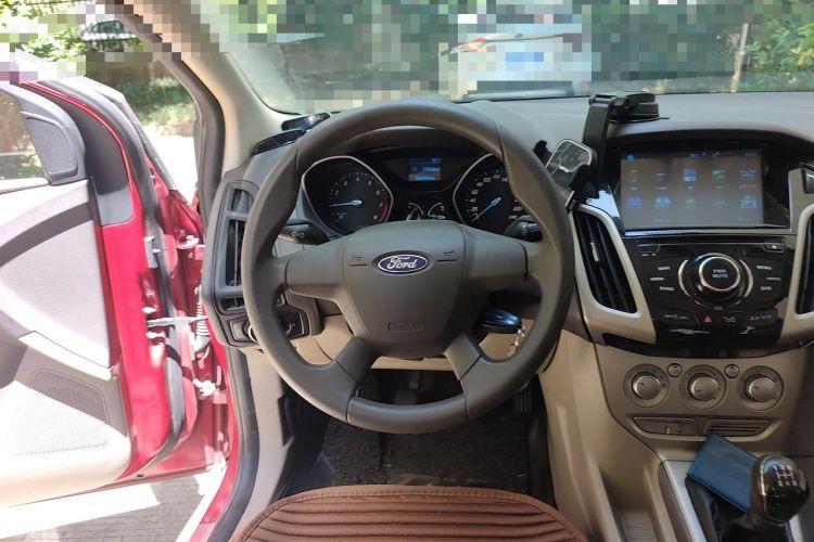 Used Ford Focus 2012 Sedan 1.6L Manual Comfort Model Steering Wheel
