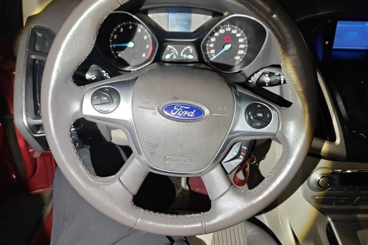 Used Ford Focus 2012 Hatchback 1.6L Automatic Fashion Edition Steering Wheel