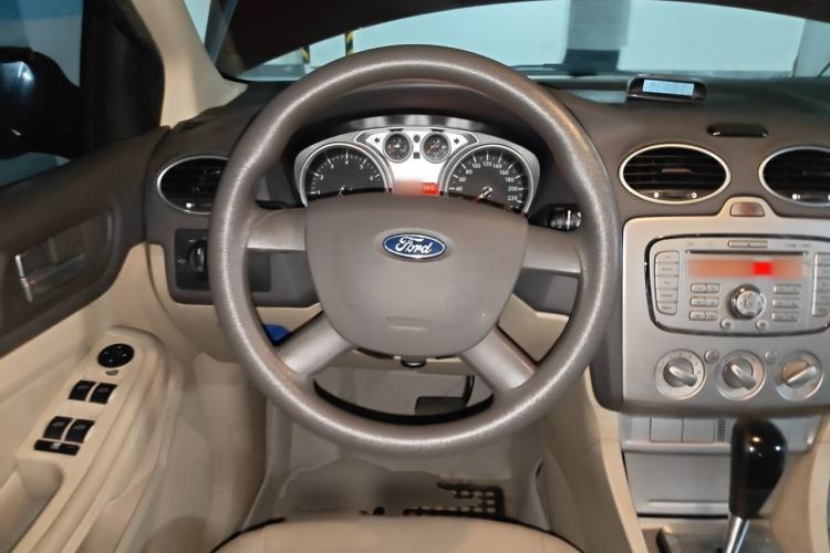 Used Ford Focus 2012 Sedan Classic 1.8L Automatic Fashion Edition Steering Wheel