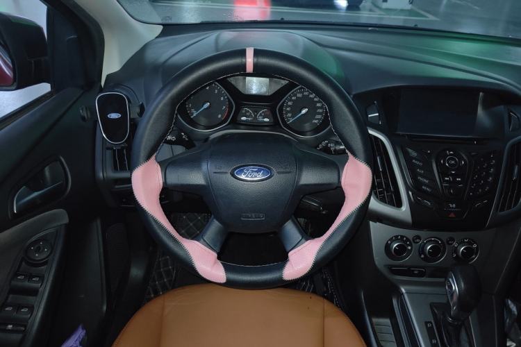 Used Ford Focus 2012 Hatchback 1.6L Automatic Comfort Model Steering Wheel