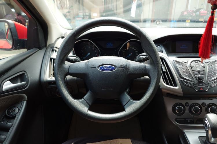 Used Ford Focus 2012 Hatchback 1.6L Automatic Fashion Edition Steering Wheel