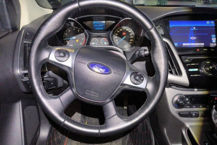 Used Ford Focus 2012 Sedan 1.6L Automatic Fashion Edition Steering Wheel