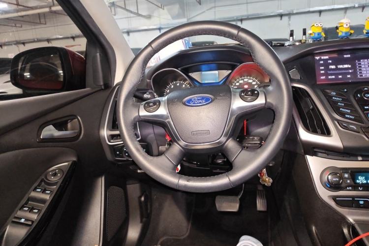 Used Ford Focus 2012 Hatchback 1.6L Automatic Fashion Edition Steering Wheel