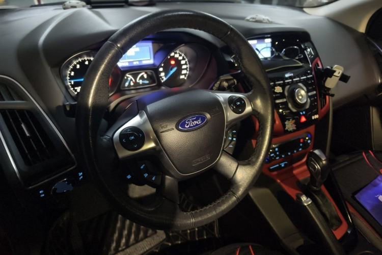 Used Ford Focus 2012 Hatchback 2.0L Automatic Luxury Sport Model Steering Wheel