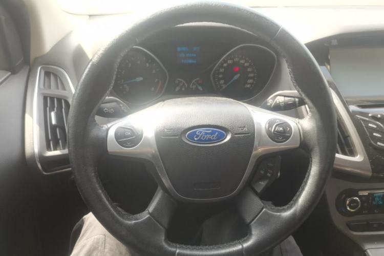 Used Ford Focus 2012 Sedan 1.6L Automatic Fashion Edition Steering Wheel