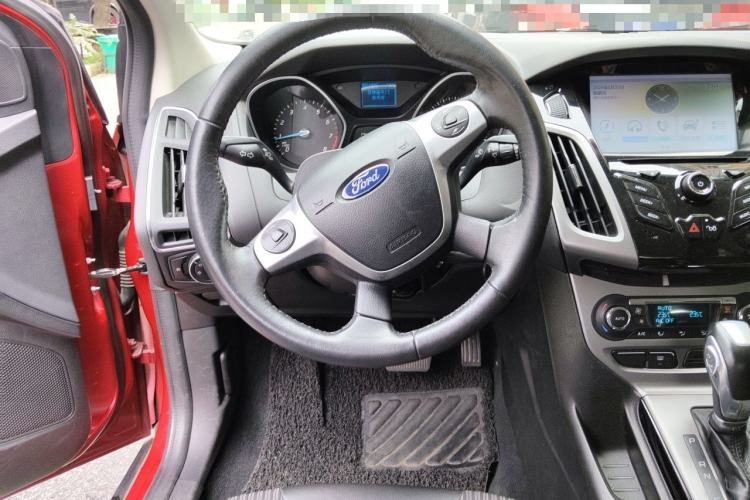 Used Ford Focus 2012 Sedan 1.6L Automatic Fashion Edition Steering Wheel